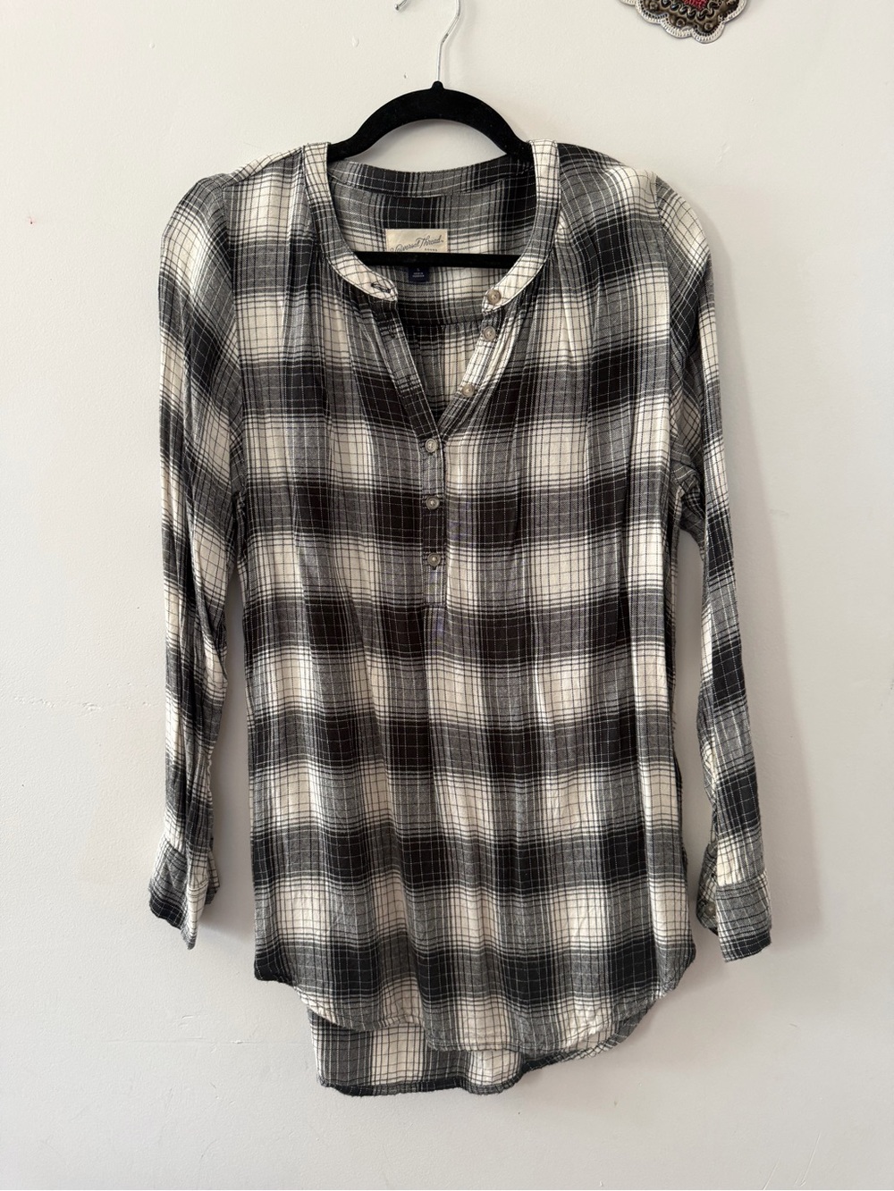 Universal Thread Black & White Plaid Button-Down Shirt